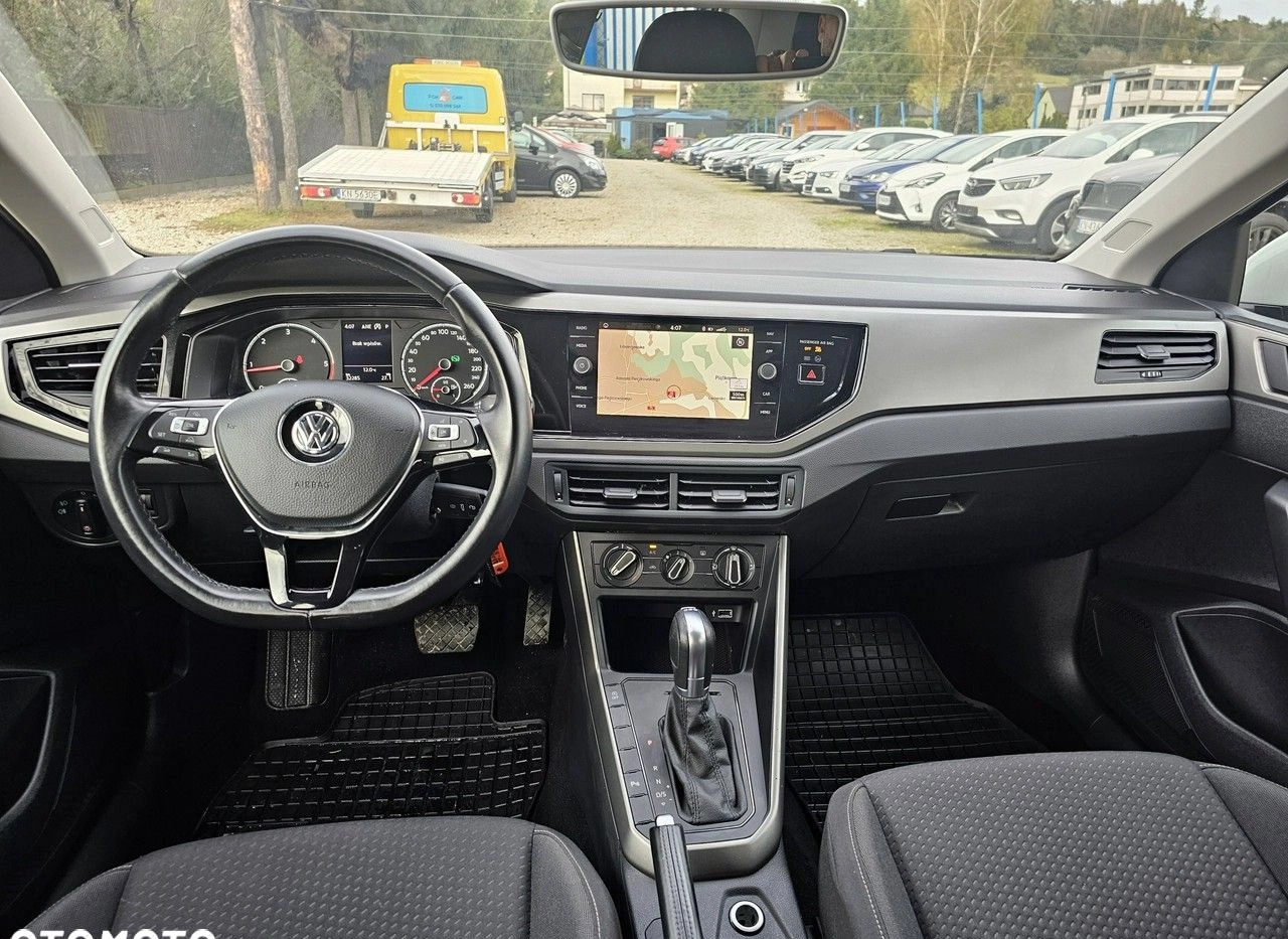 Volkswagen Polo cena 63900 przebieg: 33456, rok produkcji 2019 z Knurów małe 191